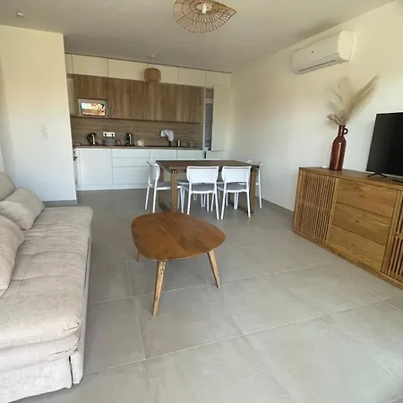 2 Favone, South Corsica, 100m Away Apartment