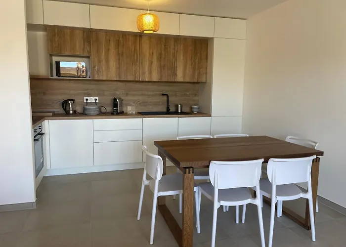 2 Favone, South Corsica, 100m Away